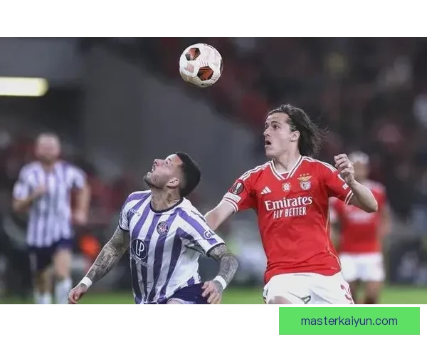 足球新星崛起，惊艳表现引发全球关注，状态备受期待